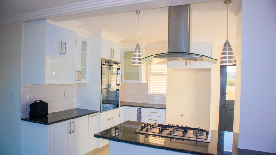 4 Bedroom Property for Sale in Kidds Beach Eastern Cape